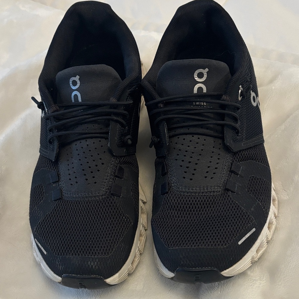 On Running WomensBlack Athletic Shoes size 6 very good condition
